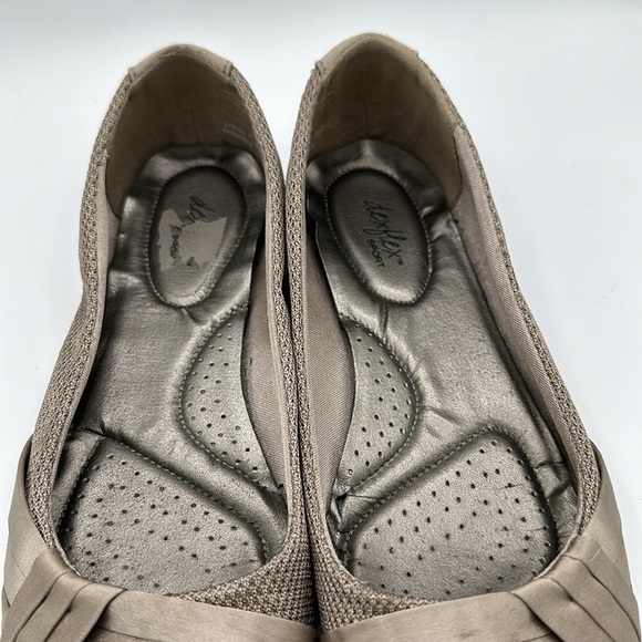 Dexflex Sport taupe / tan canvas and ribbon flats, size 7.5 - Picture 9 of 10